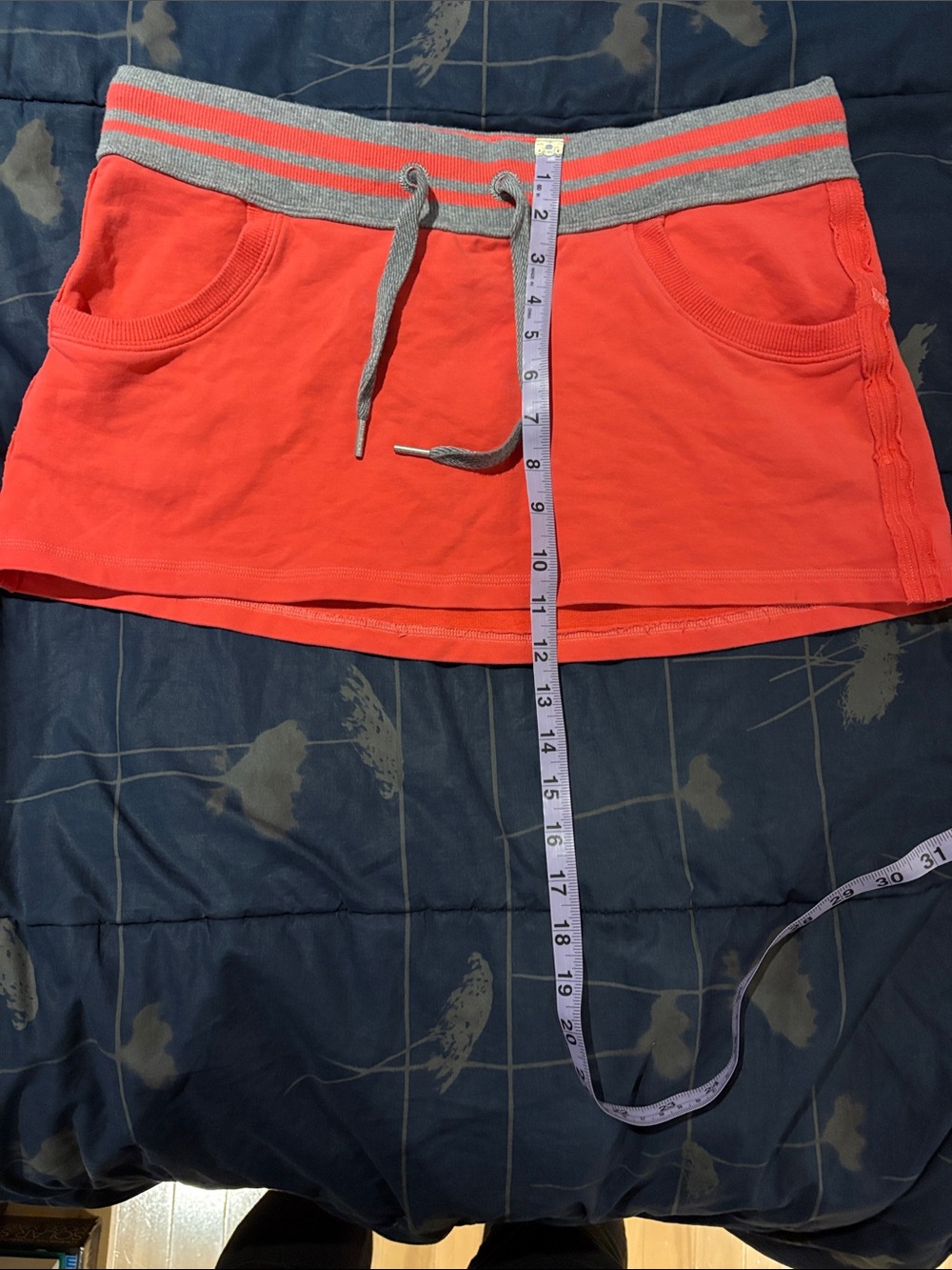 Lululemon Athletica Coral Pink Terry Mini Skirt with Gray Waistband - size 8 - Picture 3 of 16
